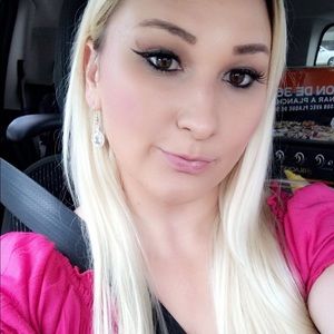 Meet your Posher, Candace